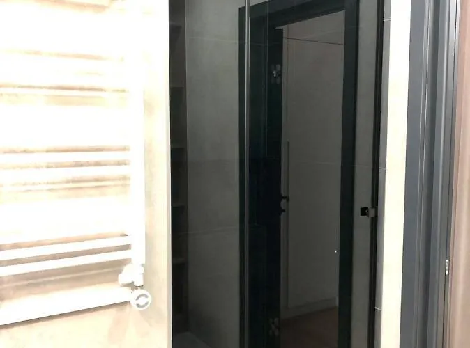 Osapart In A Complex Great Britain *